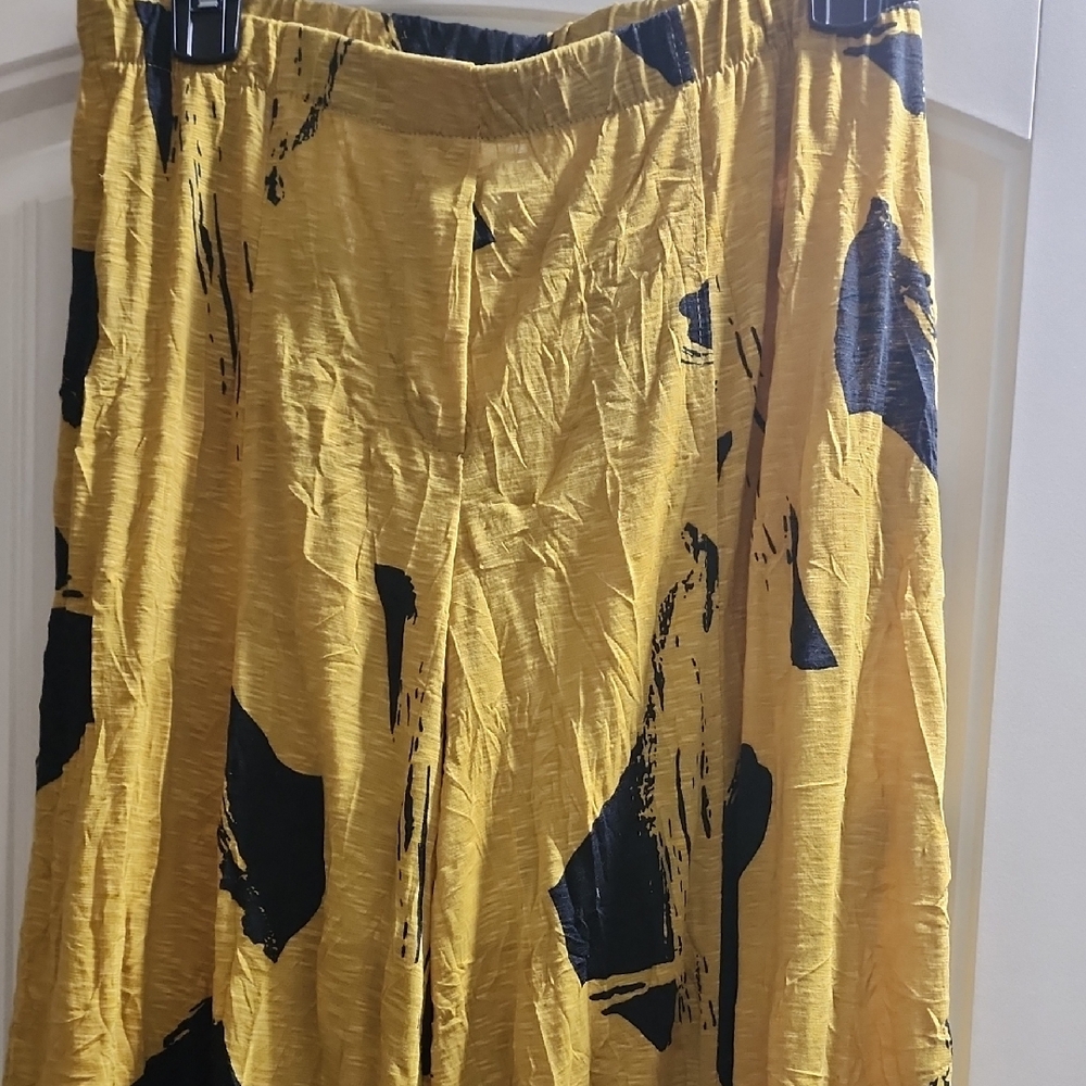 Yellow and Black Wide Leg Pants - Picture 2 of 6